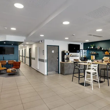 Montempo Paris Le Sec Aparthotel 2*